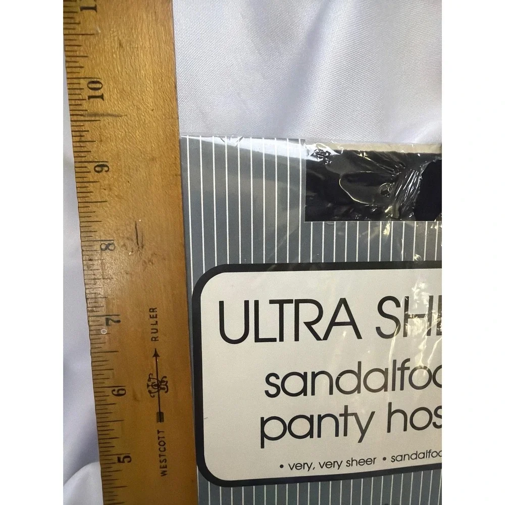 Lenita Ultra Sheer Sandalfoot Pantyhose Women Size B Blck 100% Nylon Vintage USA